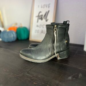 NEW UGG COLLECTION SIZE 7